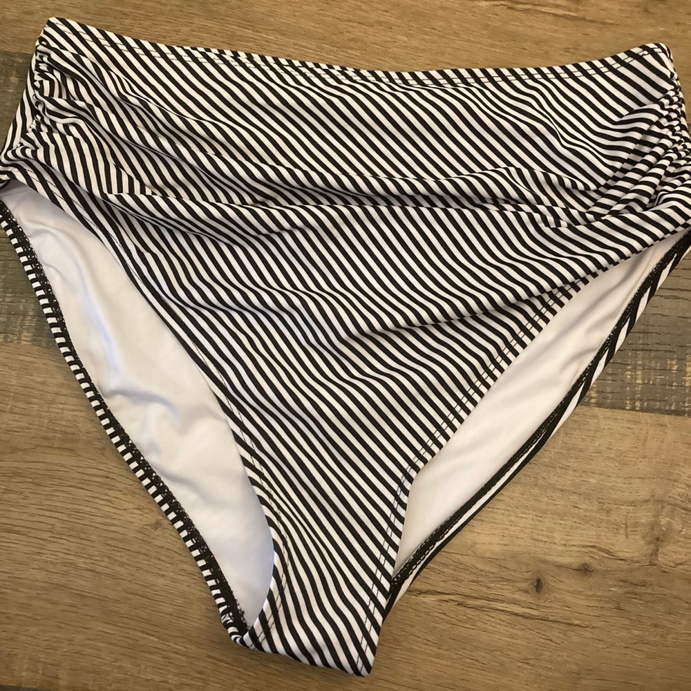 Cupshe large high waisted bottoms black stripe